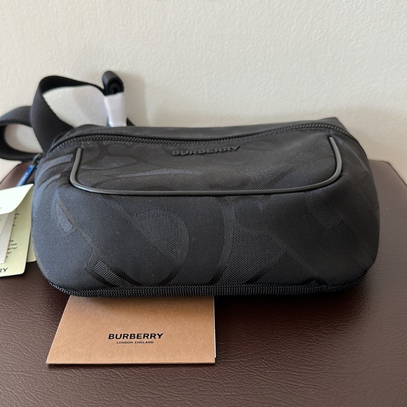 Burberry Crossbody Bag (unisex) - Picture 13 of 14